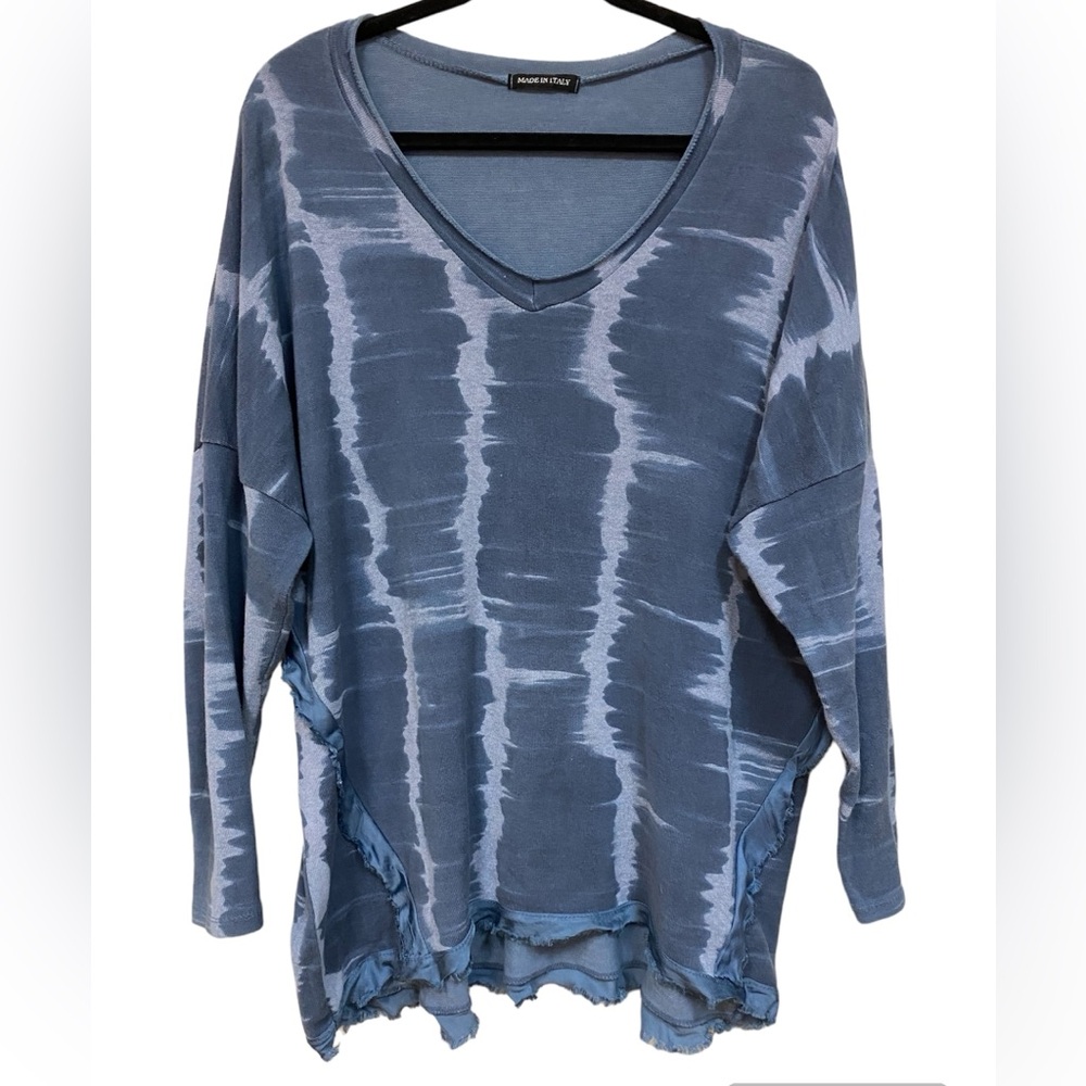 Made In Italy Women’s Blue Fray Hem Top (Fits Like L/XL)